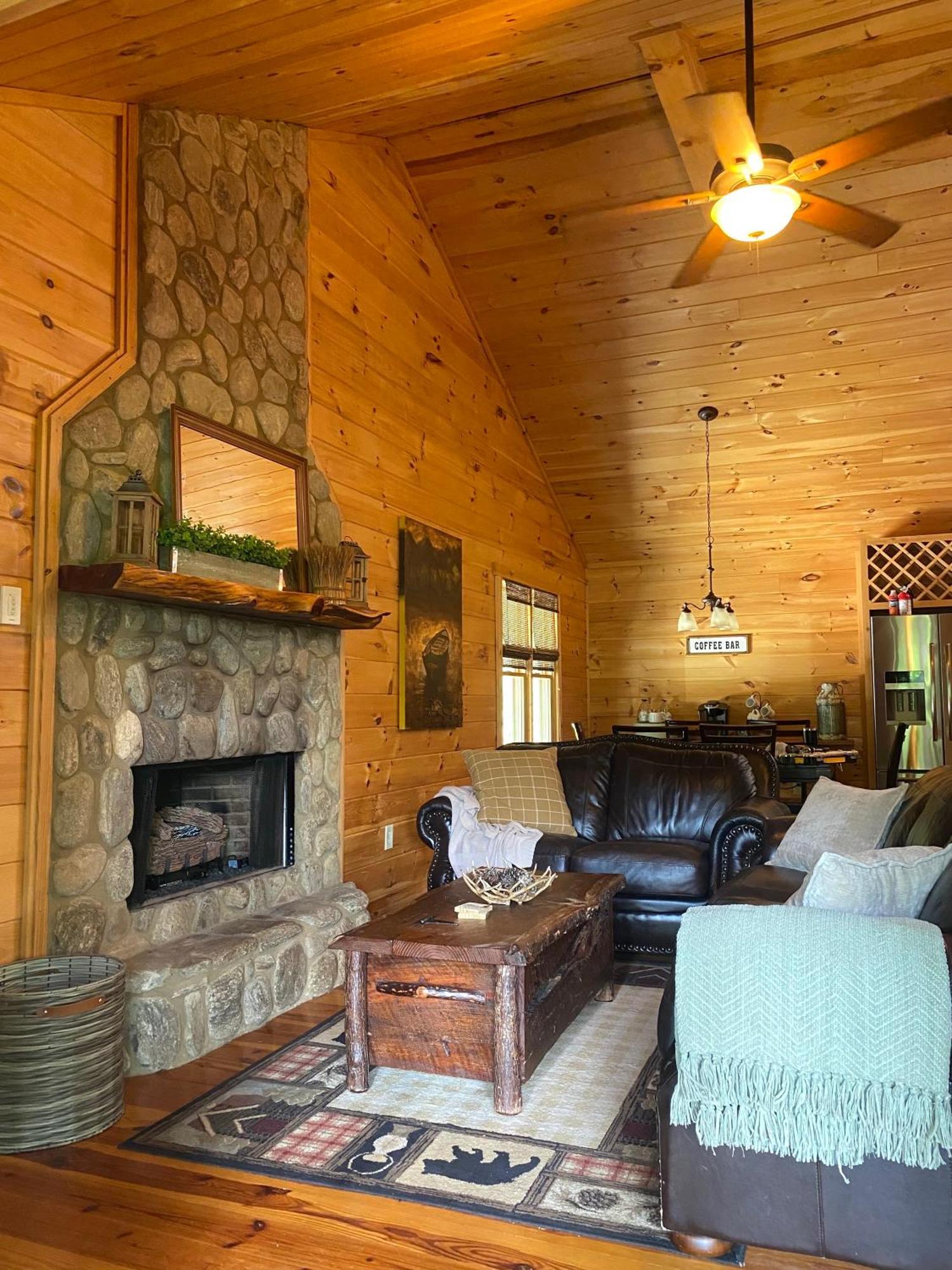 Willa The Cozy Lazy Laurel With Year-Round Mountain Views, Hot Tub, Fire Pit Cherry Log Zewnętrze zdjęcie