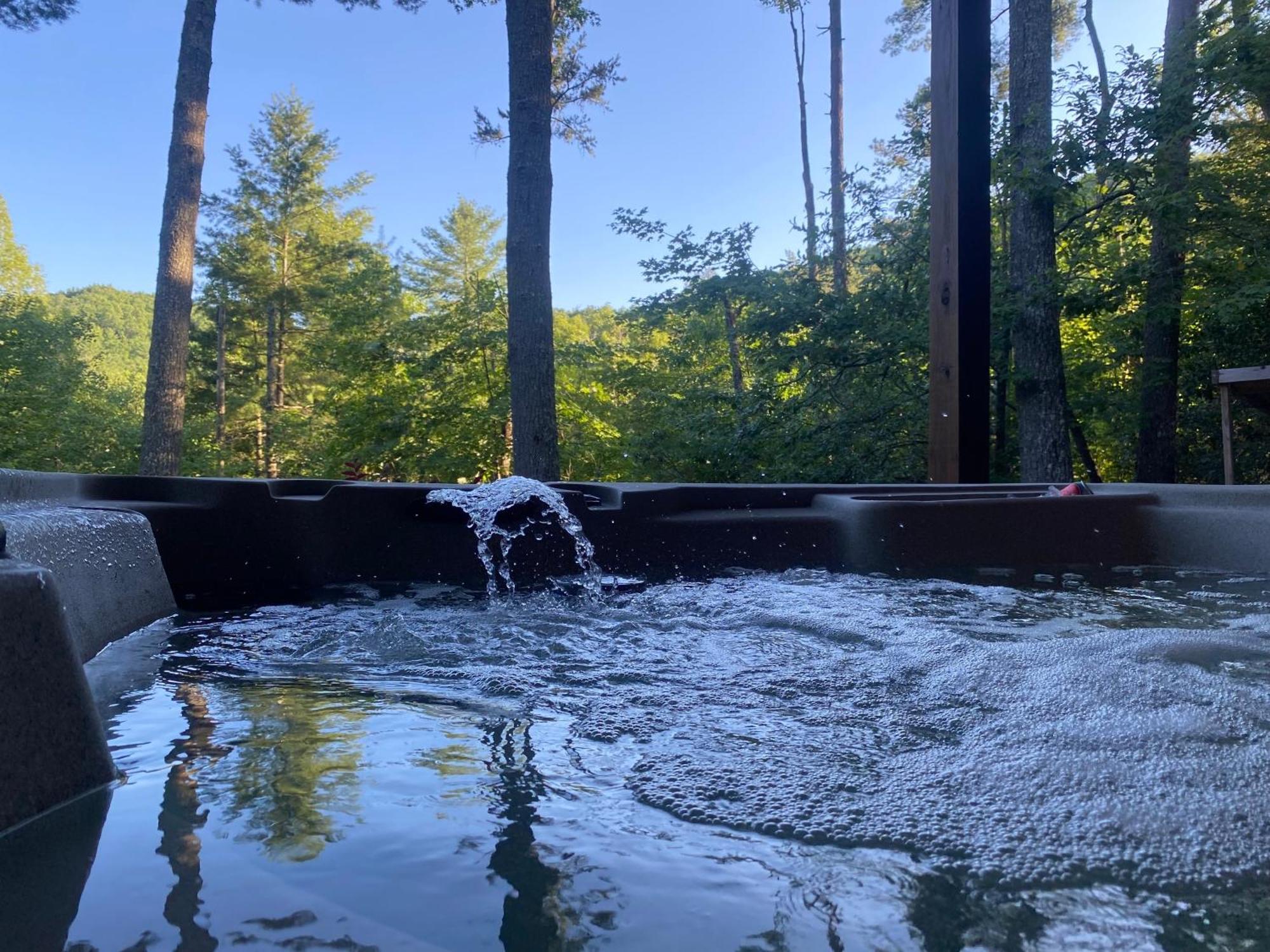 Willa The Cozy Lazy Laurel With Year-Round Mountain Views, Hot Tub, Fire Pit Cherry Log Zewnętrze zdjęcie