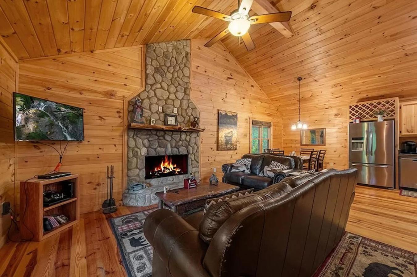 Willa The Cozy Lazy Laurel With Year-Round Mountain Views, Hot Tub, Fire Pit Cherry Log Zewnętrze zdjęcie