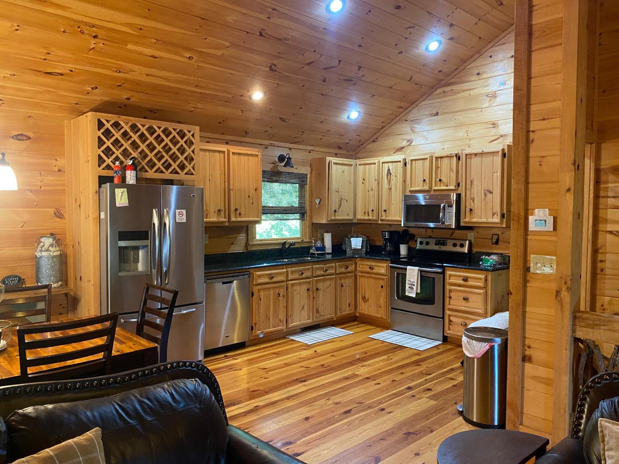 Willa The Cozy Lazy Laurel With Year-Round Mountain Views, Hot Tub, Fire Pit Cherry Log Zewnętrze zdjęcie