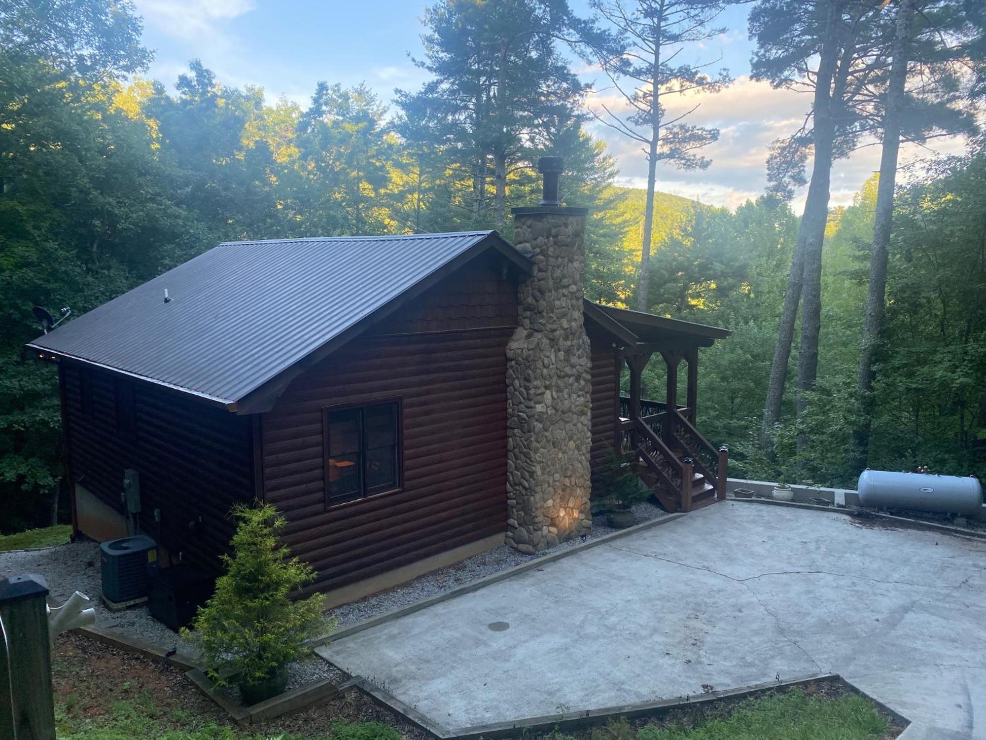 Willa The Cozy Lazy Laurel With Year-Round Mountain Views, Hot Tub, Fire Pit Cherry Log Zewnętrze zdjęcie